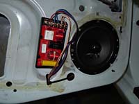 Установка Тыловая акустика DLS 426 в JEEP Grand Chirokee